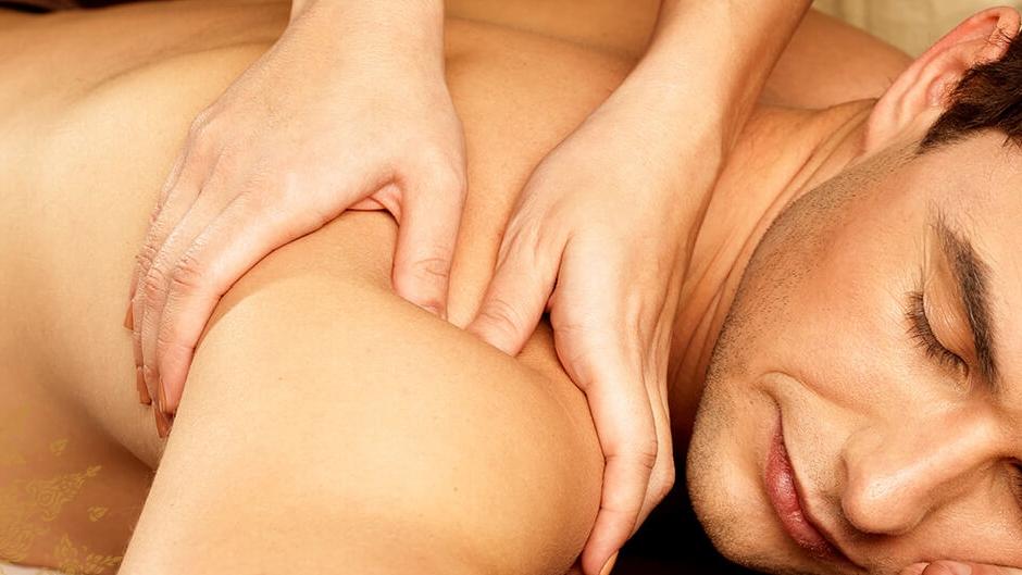 Experience total relaxation with a luxurious 1 hour traditional Thai oil massage.
